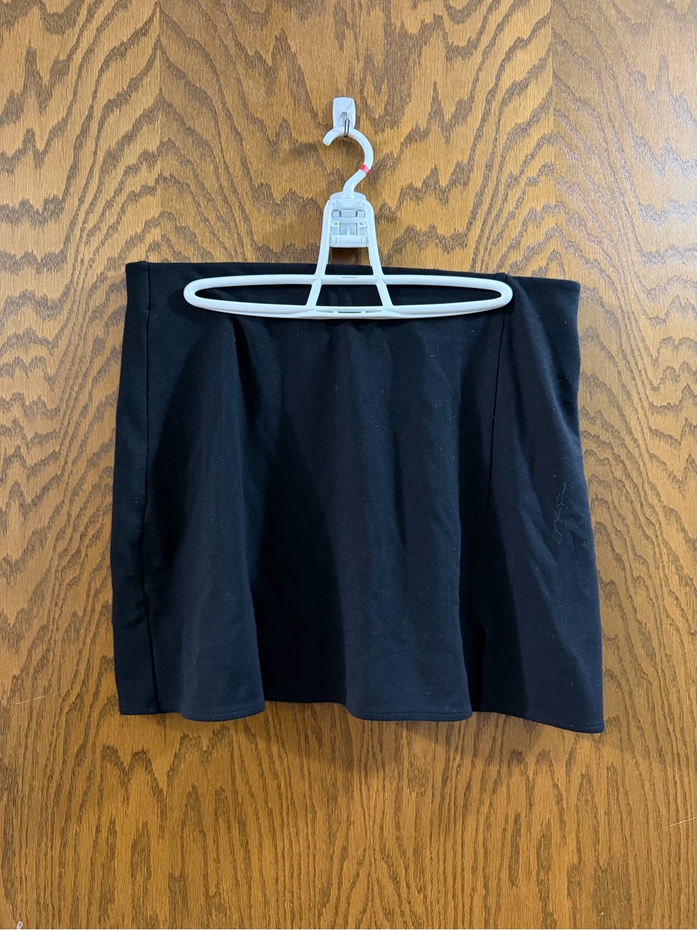 H&M Black a mini Skirt Women’s Size Large Stretchy Side Slit